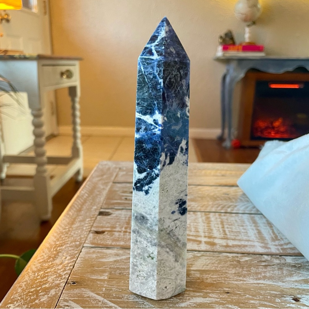🌀Sodalite Crystal Tower🌀 ~approx 6.75” x 2” - Picture 4 of 15
